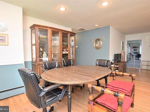 5th image of 10338 Reid Ln