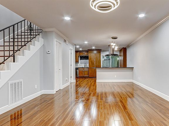 5th image of 7600 Burgoyne Rd Unit 159