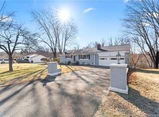 5 Brassie Rd, Newtown, CT 06470