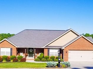 8117 Cambridge Gables Ln, Knoxville, TN 37938