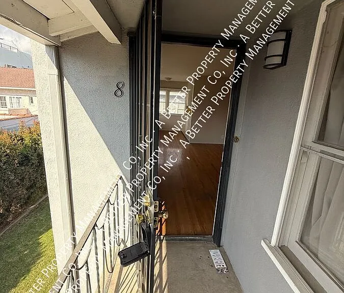 1135 E Appleton St #8 — Photo 7