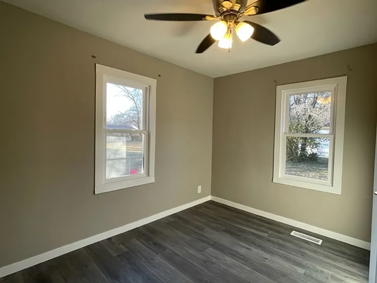 1213 E Wayland St — Photo 13