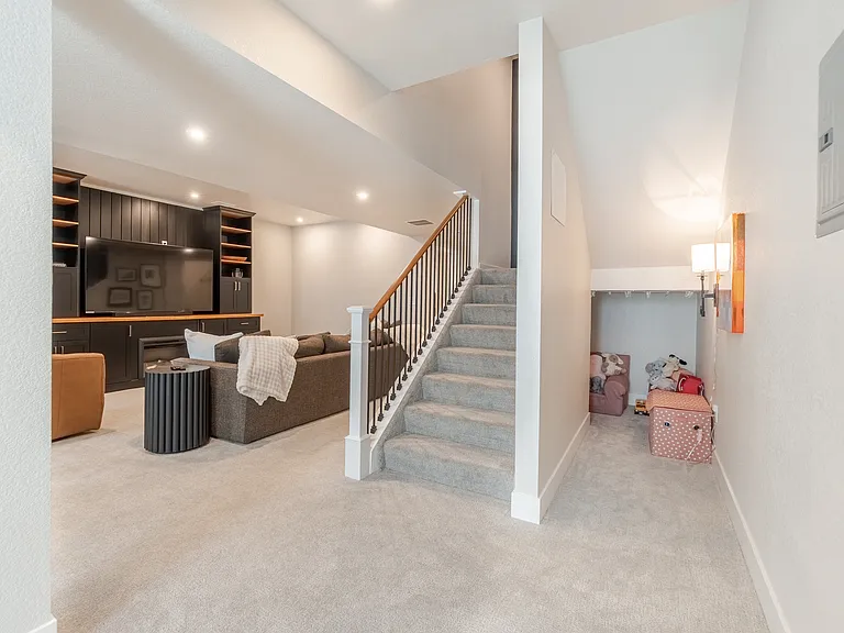 1766 Bounty Dr — Photo 31
