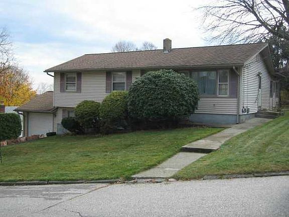 3rd image of 14 Brown Dr