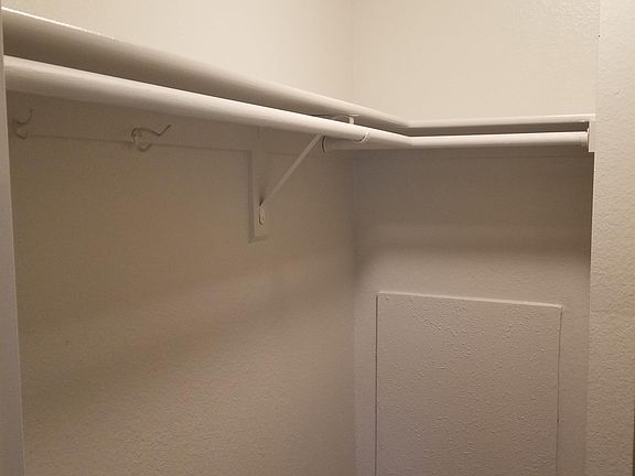 4th image of 3001 N 36th St APT 107