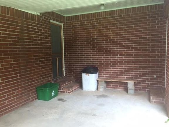 2nd image of 702 Prairie Oaks Dr