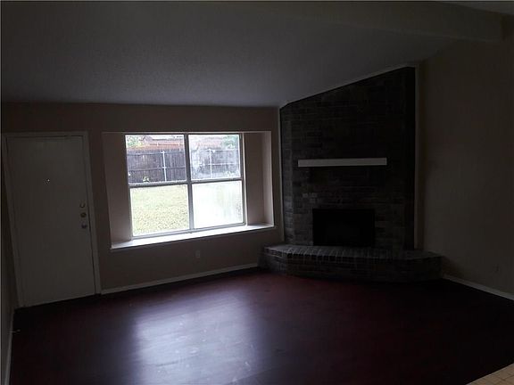 4th image of 2741 Town North Dr