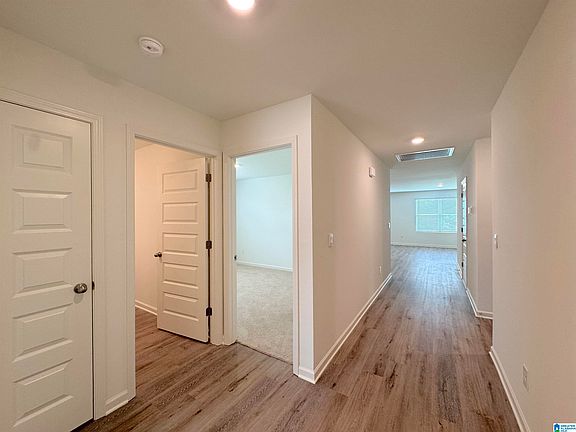4th image of 321 Archers Brook Ln