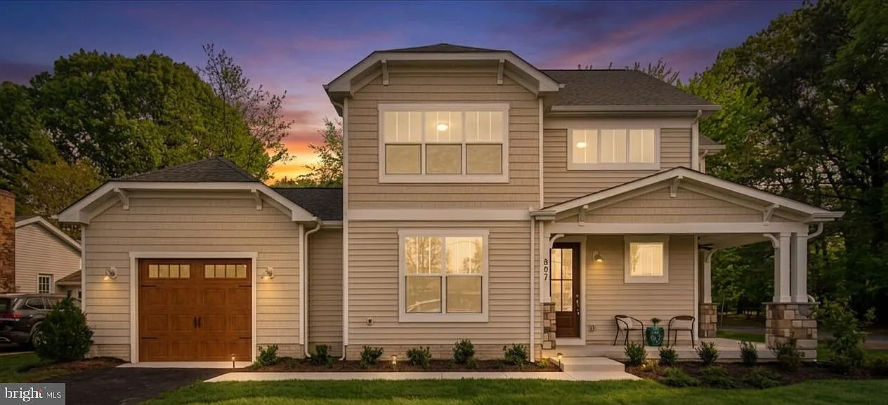 3 bed, 2.5 bath, 2027 sqft, $4,000 — Photo 2