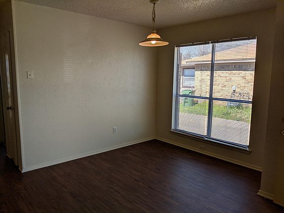 3rd image of 2306 Monte Carlo Dr APT B
