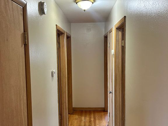 5th image of 421-423 Beech St #421