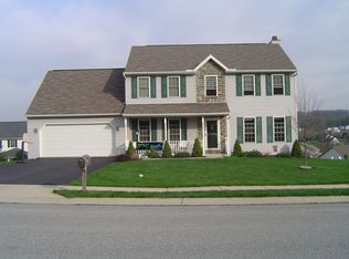 170 Rosalia Cir, York, PA 17402