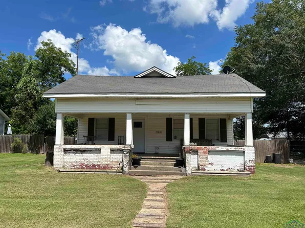521 N Montgomery St, Gilmer, TX 75644