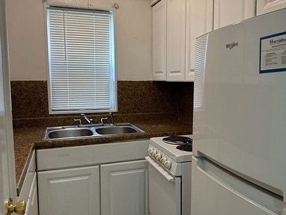 5th image of 1500 Verbeke St APT 2