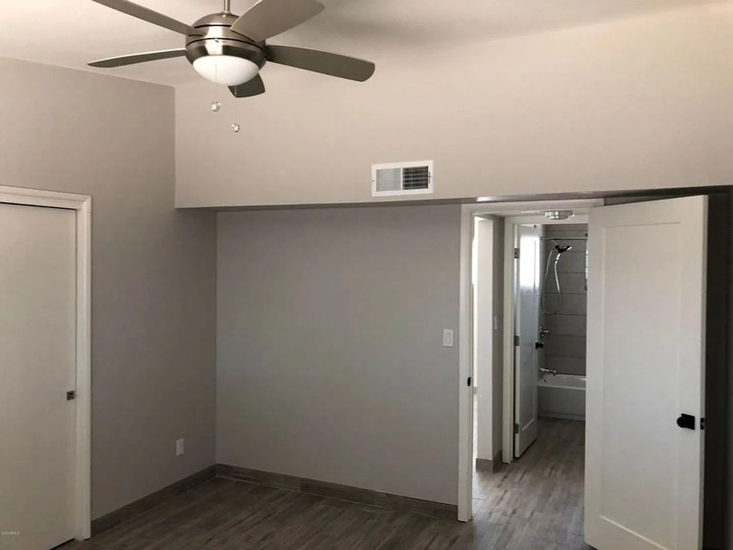 Updated 1-Bedroom Condo in the Heart of Scottsdale No HOA! — Photo 2