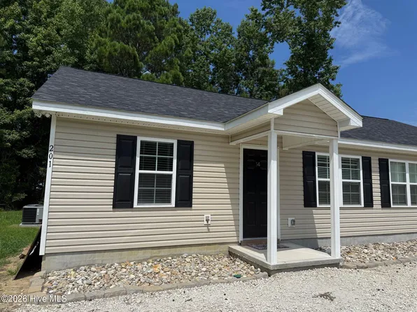 201 Fire Tower Rd #14, Richlands, NC 28574