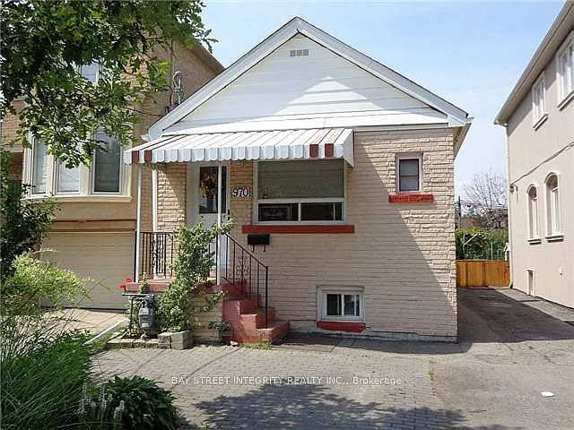 970 Briar Hill Ave