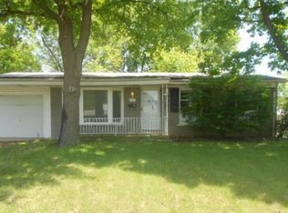 1945 Teakwood Manor Dr, Florissant, MO