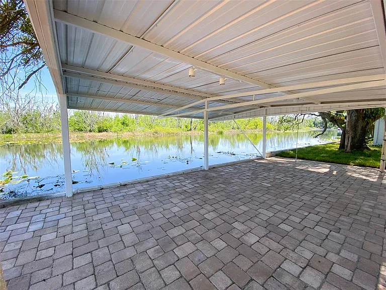 28046 Lois Dr — Photo 13