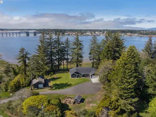 85675 Glenada Rd, Florence, OR 97439