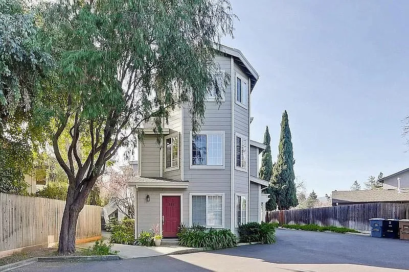 153 Margo Dr — Photo 1