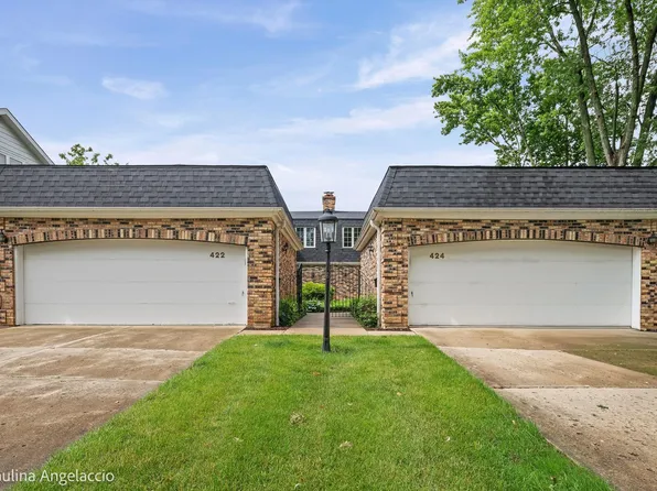 422 E Russell St #424, Barrington, IL 60010