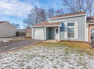 624 Yale Ln #624, Island Lake, IL 60042