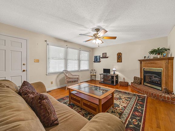 5th image of 1303 Springfield Rd