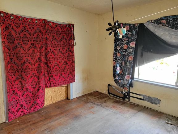4th image of 1731 Magazine Street