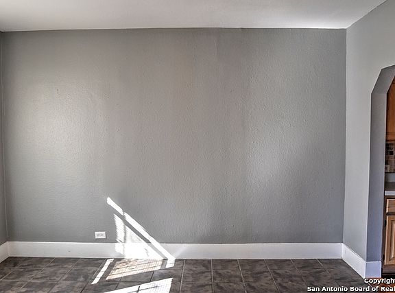 4th image of 2607 San Luis St