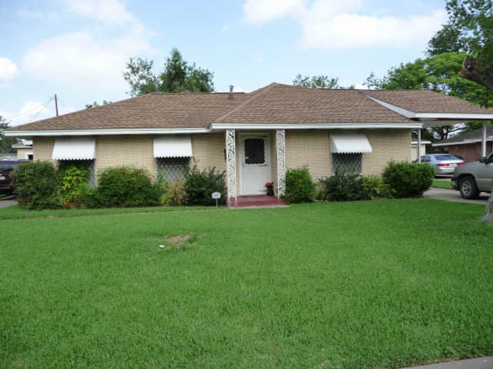 1st image of 406 McConnico Dr