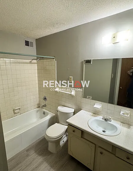 3220 S Mendenhall Rd #1A — Photo 13