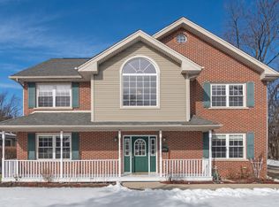 2422 Central Rd, Glenview, IL 60025