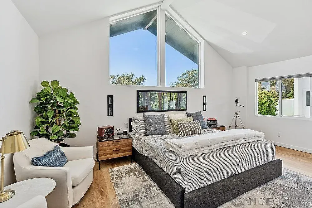 4 bed, 2338 sqft, $15,000 — Photo 3