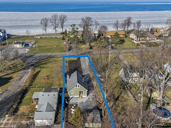 4th image of 33418 Lake Shore Blvd