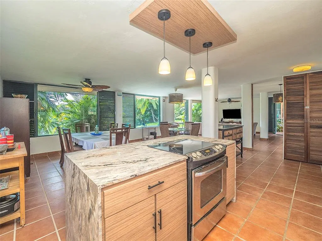 4 bed, 3.5 bath, $2,500 — Photo 4