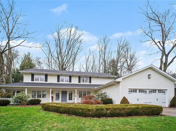 13285 S Partridge Dr, Valley View, OH 44125