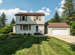 18060 Midland Pl, Brookfield, WI 53045