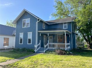 302 E 10th Ct, Trenton, MO 64683