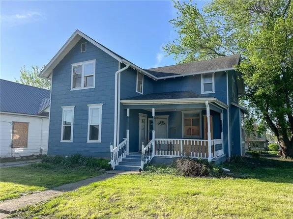 302 E 10th Ct, Trenton, MO 64683