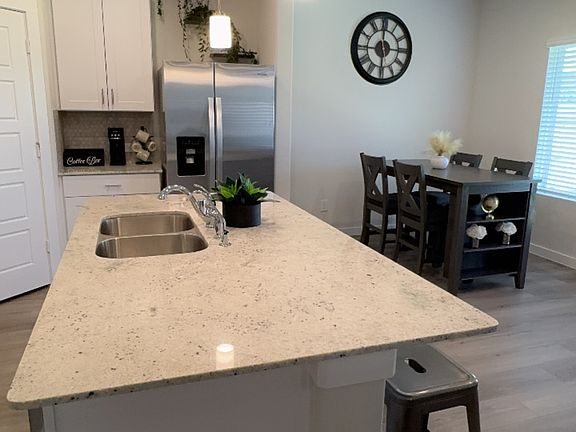 4th image of 223 Shore Pointe Ct