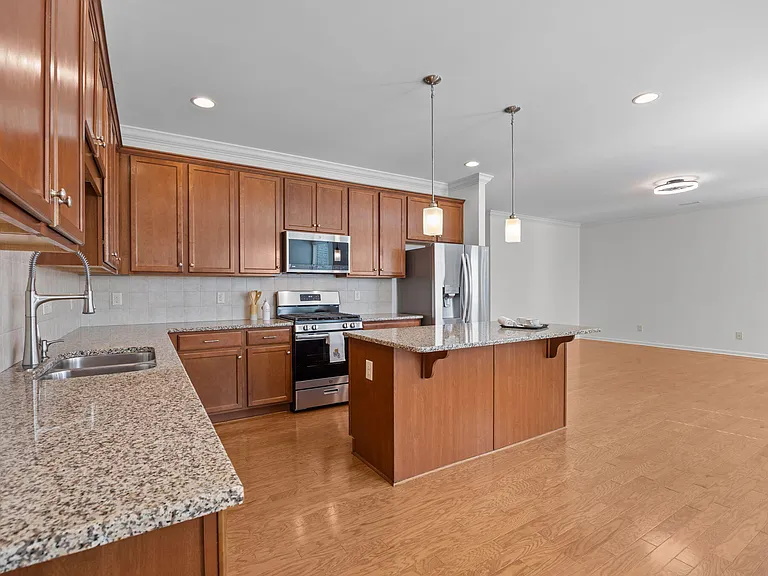 729 Lake Artesia Ln — Photo 18