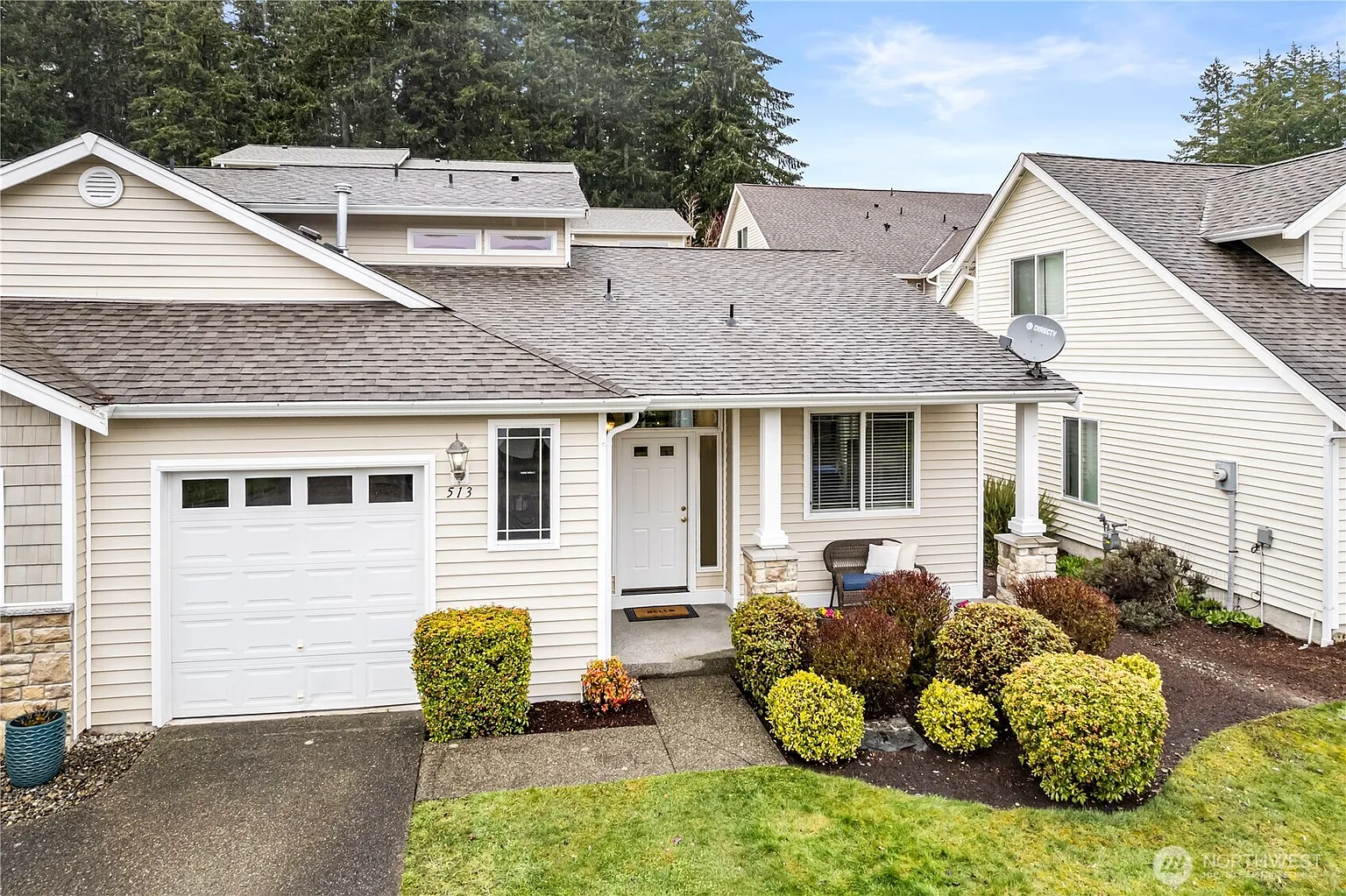 513 Bungalow Drive NW photo 1