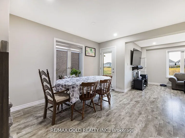 1357 Calais Dr — Photo 7