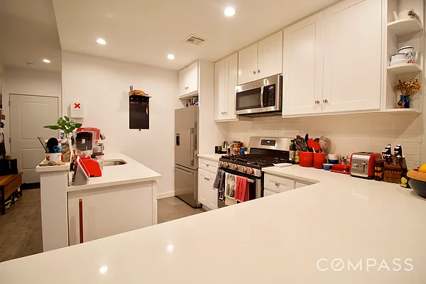 Rented by Compass | media 34