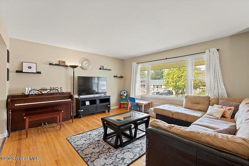 4th image of 340 Masullo Parkway