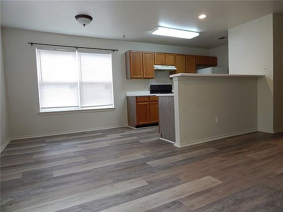2nd image of 1020 Christopher Ave APT B