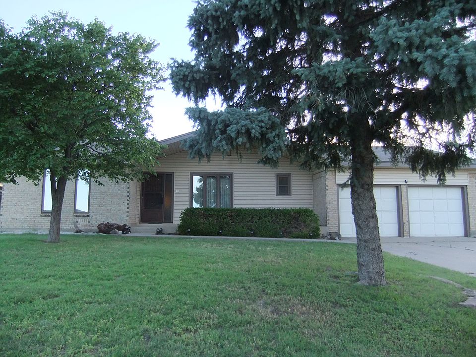 1927 Holly Ln