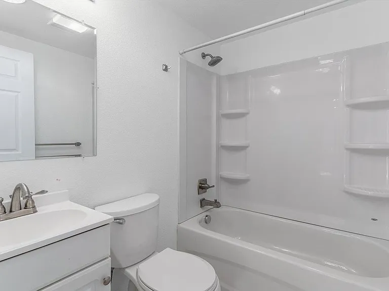 8801 E Frederick Ave — Photo 11