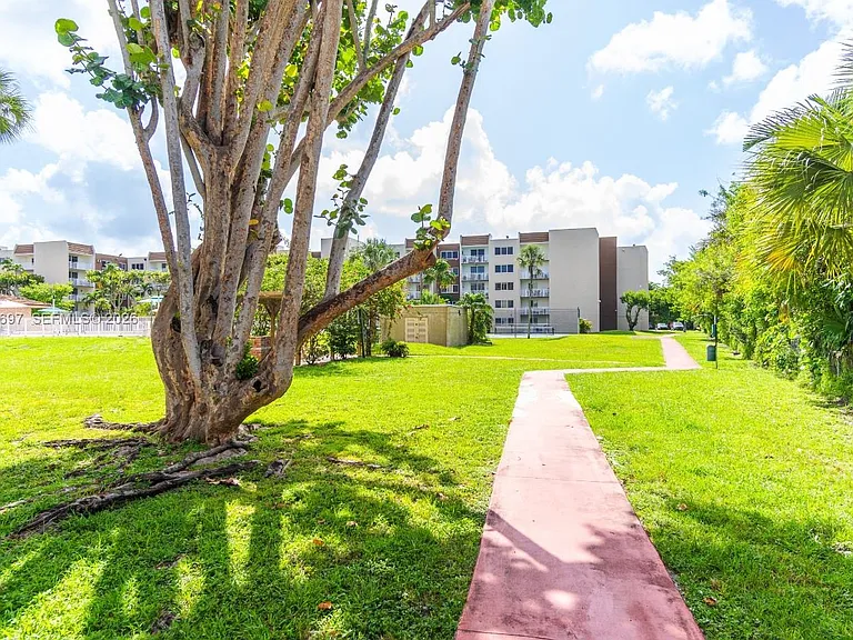 6950 Miami Gardens Dr #2-501 — Photo 15